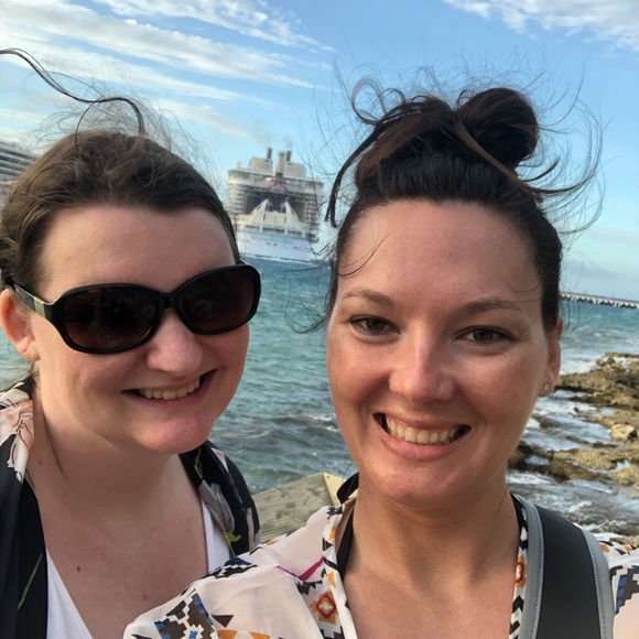 Meet your Posher, Tiffany - Picture 1 of 1